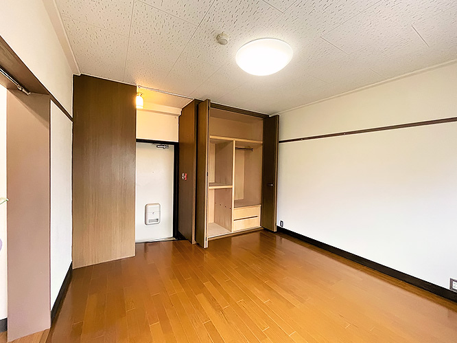 個室（キッチン、バス、トイレ付き）3