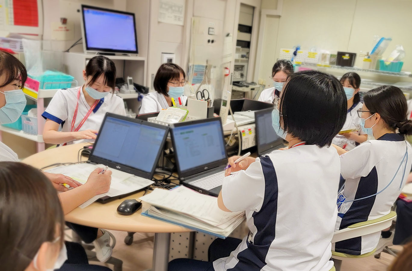 リウマチ・膠原病内科 / 腎臓・糖尿病・内分泌内科 / 循環器内科 / 総合内科・総合診療科 / 乳腺・内分泌外科 / 整形外科 / 感染症内科1